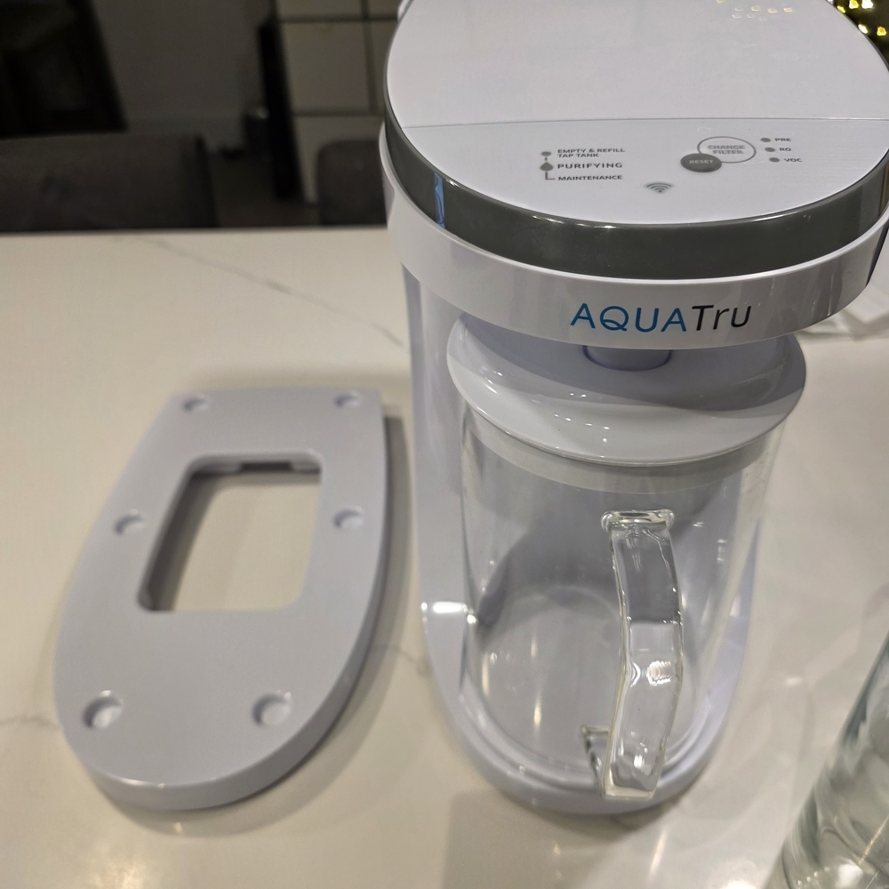 Aqua Water Filtration System with Clear and White Design - Picture 4 of 4